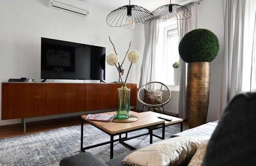 Wadgassen House | Heimat Floral Ferienhaus