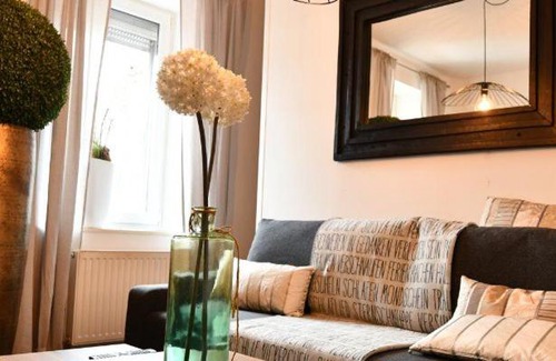Wadgassen House | Heimat Floral Ferienhaus