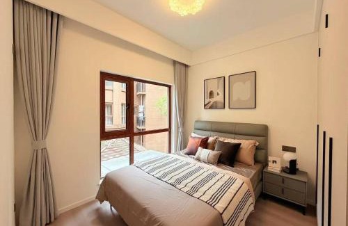 Emeishan Apartment | Heinemanns Vaca Apartment at Mount Emei hosted by a Couple