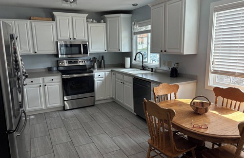 Helena House | ❤️Helena Haven, near hiking trails with AC, WiFi & W/D.