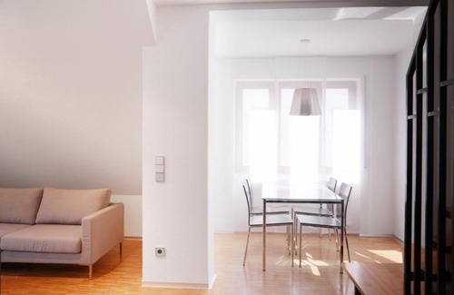 Aalen Apartment | Helles Maisonette-Apartment am Aalener Stadtpark