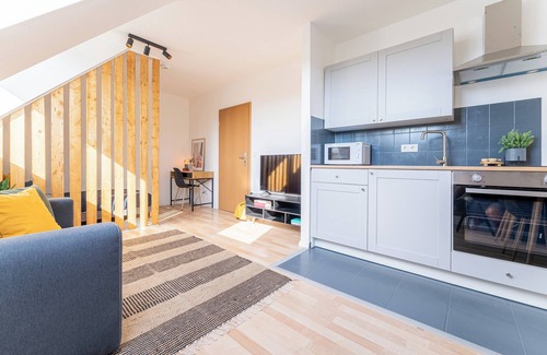 Cottbus Apartment | Helles Modernes Studio mit Küche, Nahe Uni