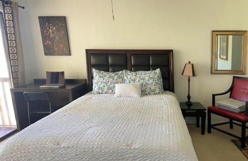 Royal Oak Golf Country House | Hello Sunshine 321. Lift Off