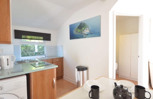Hayle Cottage | Heloan is a beach chalet which offers comfortable living space for up to six guests