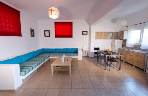 Pylos-Nestoras House | Helona Lux and cosy house with seaview and backyard