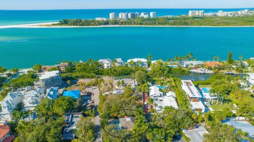 Bay Isle House | Hemingway House - 117