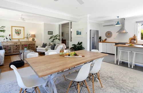 Culburra Beach House | Hemingways Lakehouse