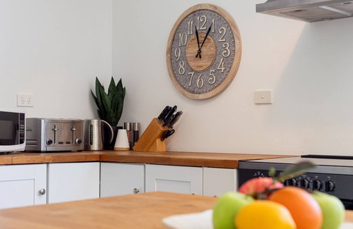 Culburra Beach House | Hemingways Lakehouse