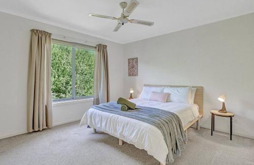 Sunset Strip House | Hemmet House - Calm Oasis & Refreshing Ocean Breeze