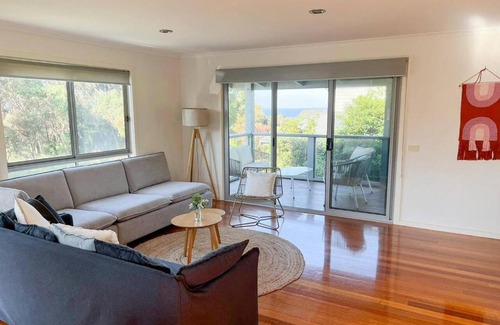 Sunset Strip House | Hemmet House - Calm Oasis & Refreshing Ocean Breeze