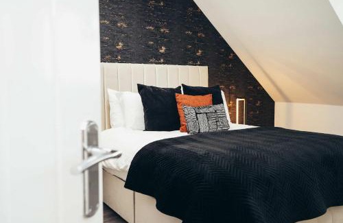 Barrow-on-Trent Apartment | Hen & Chickens Luxury Apartments, Free Parking, By DerBnB