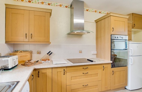 Bangor House | Hen Dy - Three Bedroom House, Sleeps 6