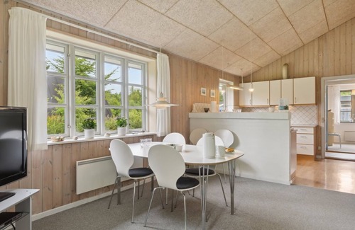 Hou House | "Henny" - 1.5km from the sea by Interhome