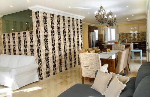 Lagos City Center Apartment | HENRI'S APARTMENTS - 1 (Luxury) - The best in Lagos!