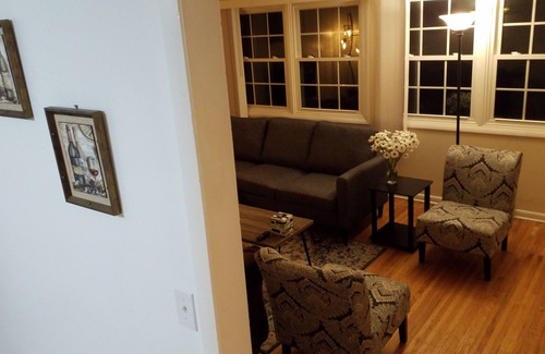 Rochester House | HENRIETTA HOUSE, 3 BEDROOM KING & QUEEN, 2 BATHROOMS