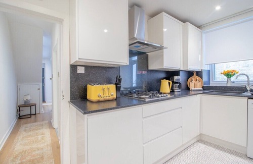 Helensburgh House | Henry Bell - Cosy 2-bedroom cottage