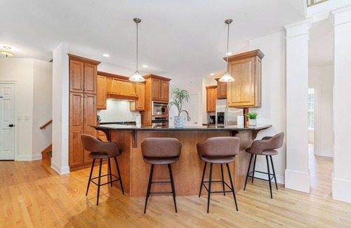 Stillwater Cottage | Hera Haven: Pickleball, hot tub, racetrack & lake