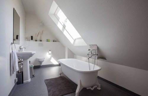 Laugarvatn Hotel | Heradsskolinn Historic Guesthouse