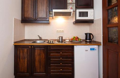 Ormoz House | Herga Wine Estate - Nest above wine cellar - rooms