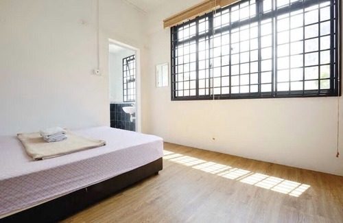 Lavender Apartment | Heritage apartment: Master room* +bathroom