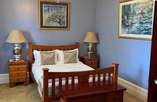 Leconfield Bed & Breakfast | Heritage country homestead hotels close to wineries, concerts & restaurants