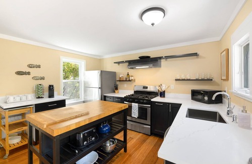 Sandwich House | Heritage Home - Historic Home in Sandwich Village