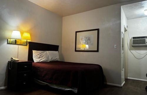 Uniontown Hotel | Heritage Inn