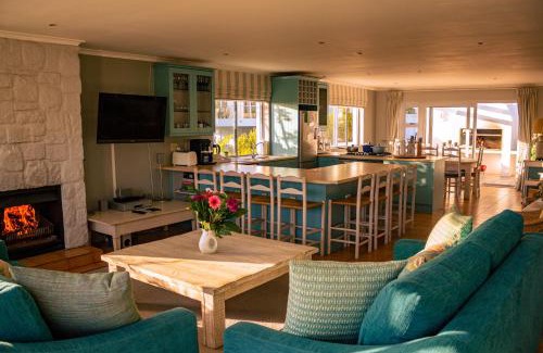Voelklip Apartment | Hermanus Family Getaway - Near The Beach