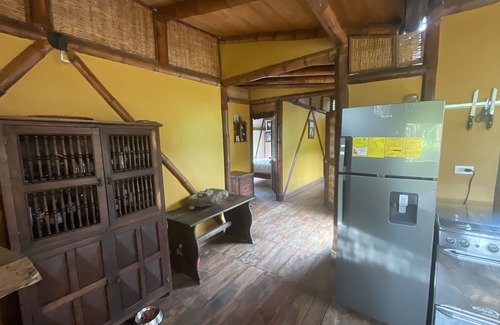 Anapoima House | Hermosa cabaña en madera y guadua espectacular vista dos habitaciones
