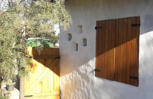 Marindia House | Hermosa casa de barro llena de magia y naturaleza.