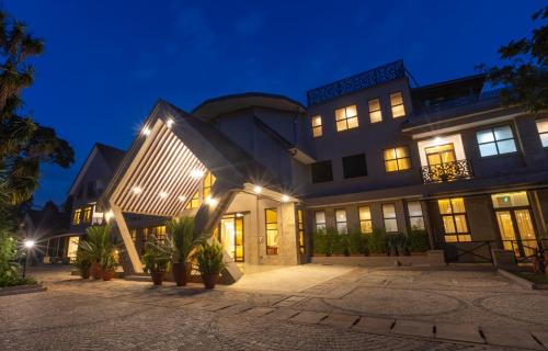 Karen Hotel | Hermosa Garden Hotel