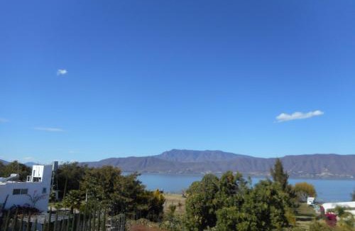San Cristobal House | Hermosa Casa en Orilla del lago -Zona de villedos-