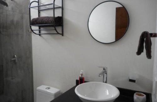 San Cristobal House | Hermosa Casa en Orilla del lago -Zona de villedos-