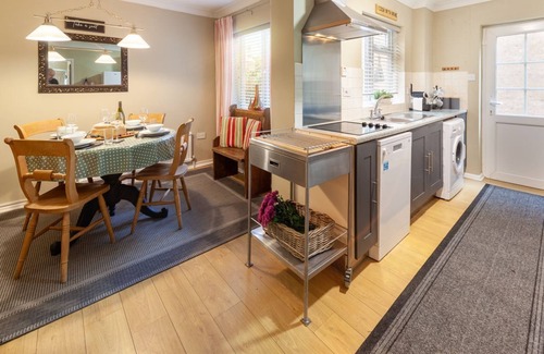 Castle Acre Apartment | Heron Cottage - sleeps 4 guests in 2 bedrooms