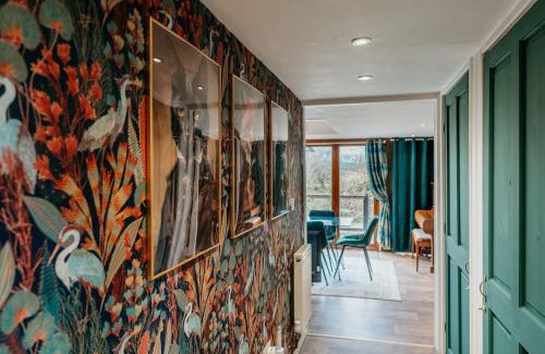 Callington House | Heron's Perch- A pond-side retreat with cinema room