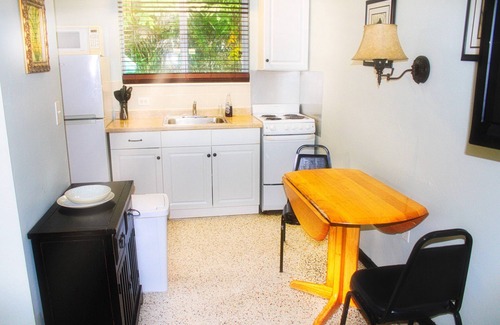Key Largo House | Heron Studio at Popps Motel – Tranquil Bayfront Retreat