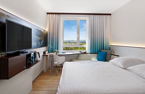 Kelsterbach Hotel | Hey Lou Hotel Frankfurt Airport