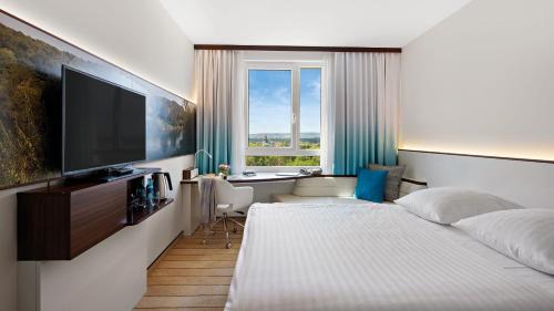 Kelsterbach Hotel | Hey Lou Hotel Frankfurt Airport