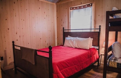 Ellisville Cabin | Hey Y’all