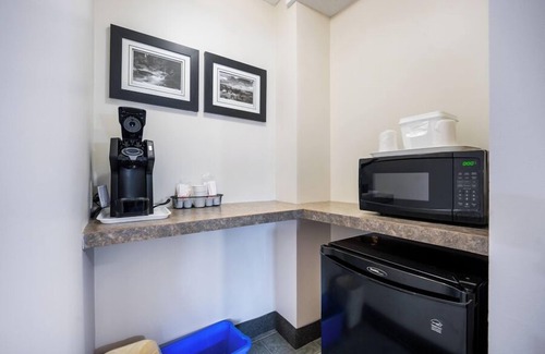 Enfield Hotel | HFX Airport Hotel