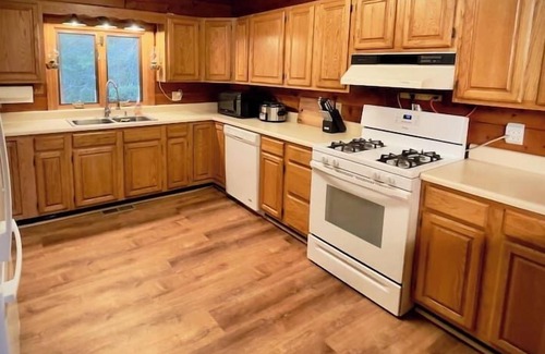 Barton Cabin | HGTV Cabin Lake Willoughby/Burke/Jaypeak EV Chrgr