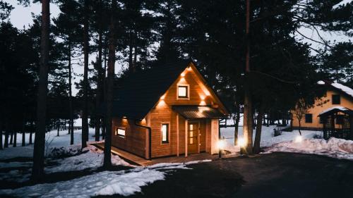 Velike Bloke House | HIŠA ZIMAZAKON BLOKE