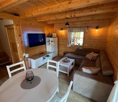 Hrastnik House | Hiška Erika - Wood House Erika