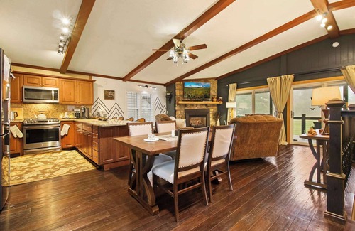 Beech Mountain House | Hibernation Station: Golf Course Retreat