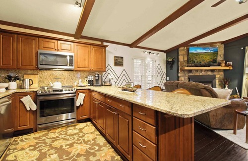 Beech Mountain House | Hibernation Station: Golf Course Retreat