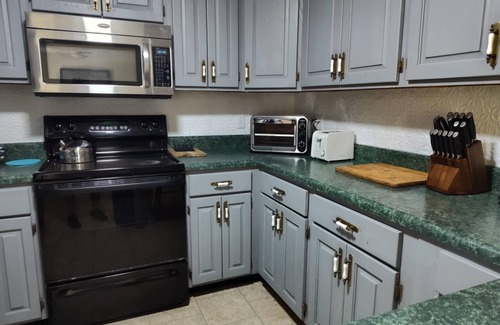 Cumberland House | Hibernation Station - 3 Bed/2 Bath home with trailer parking available