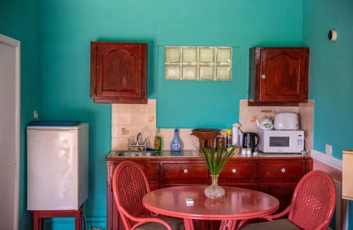 Soufriere Apartment | Hibiscus Hideaway – Superior Garden Room