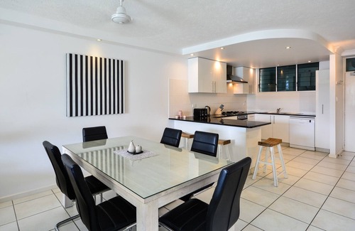 Hamilton Island Apartment | Hibiscus Lodge 1 - Ground Floor Apartment