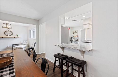 The Woodlands House | Hickory Haven-CLEAN-Updated - The Woodlands - Private home