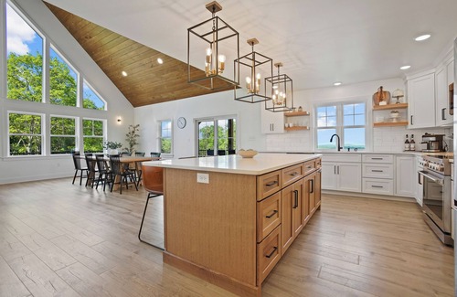 Warfordsburg House | Hidden Acres Retreat | Pickleball + Basketball Court!
